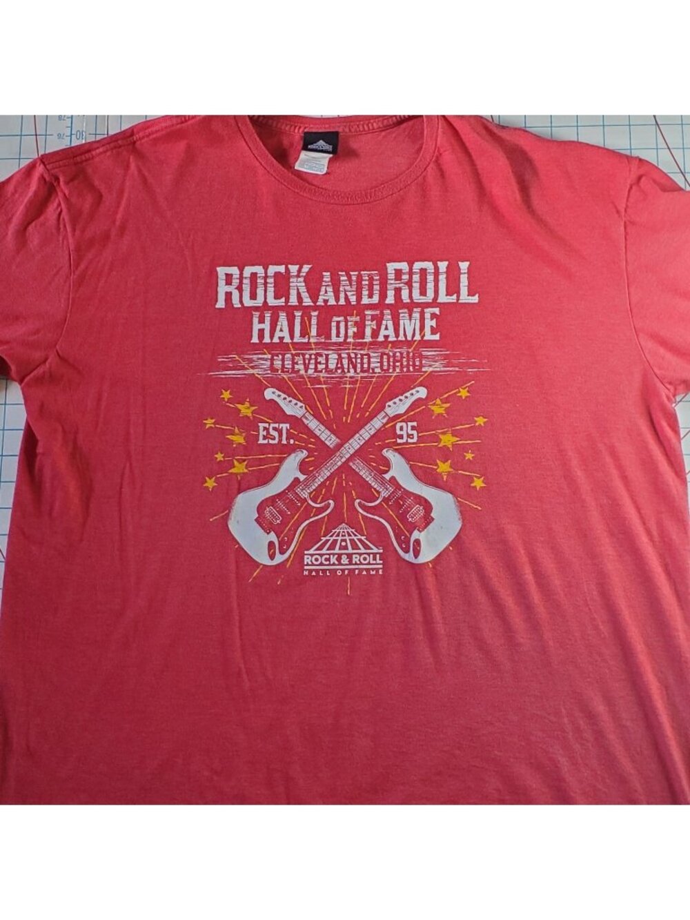Rock And Roll Hall Of Fame Cleveland, Ohio Men's Size 2XLarge T-Shirt Vintage